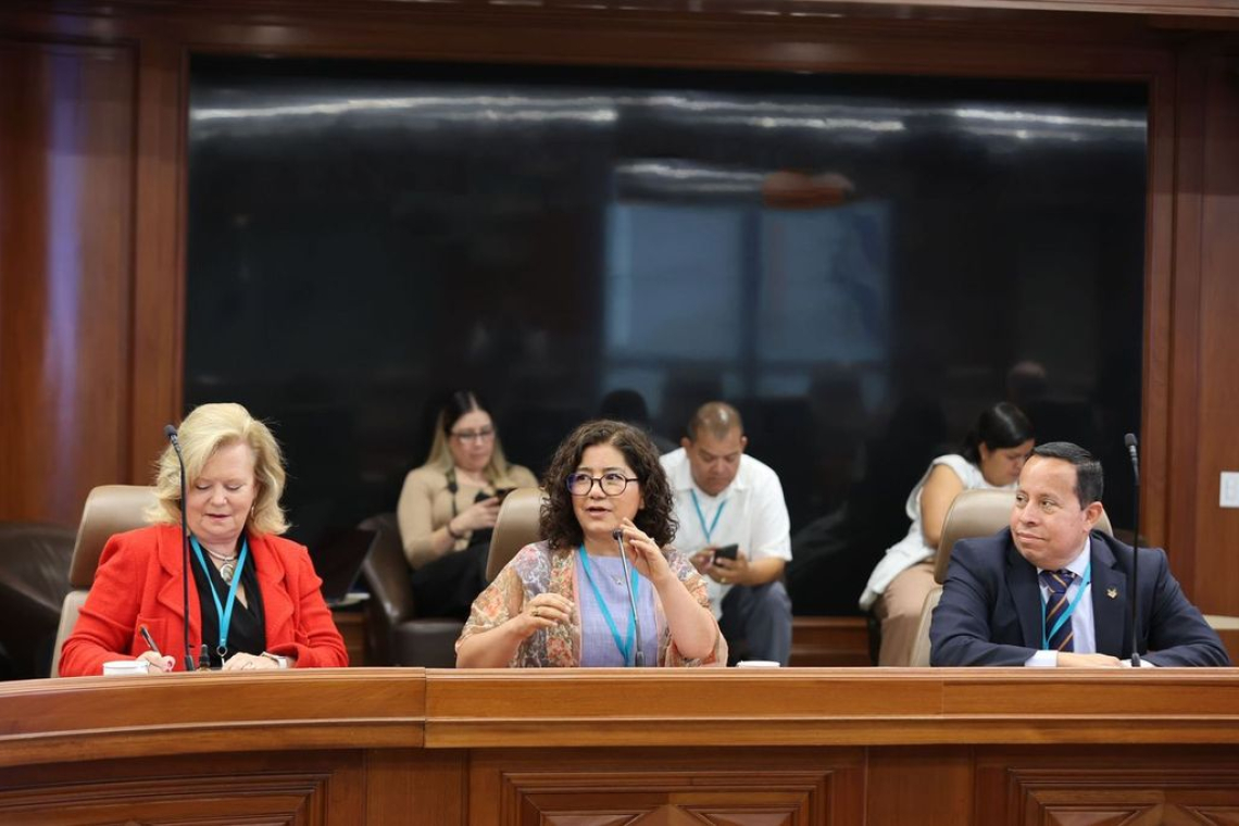 Comparte rectora de la UAEMéx experiencia  de transformación institucional en foro internacional 