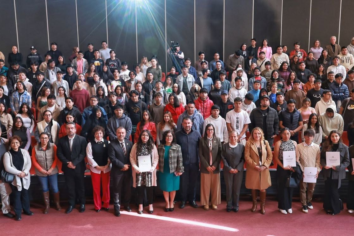 Transformación Universitaria impulsa reconocimiento a excelencia y espíritu humanista de mentes científicas: Paty Zarza