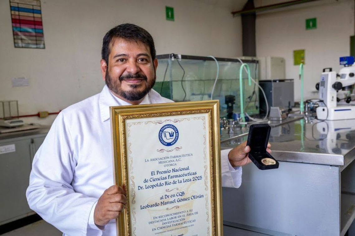 Investigador de la UAEMex ganó el Premio Nacional de Ciencias Farmacéuticas “Dr. Leopoldo Río de la Loza” 2025