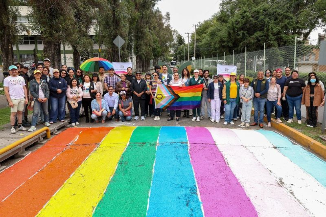 “Pintando en Diversidad”: a través de intervención creativa, UAEMéx promueve la diversidad y la inclusión en el  Día Internacional del Orgullo LGBTTTIQA+