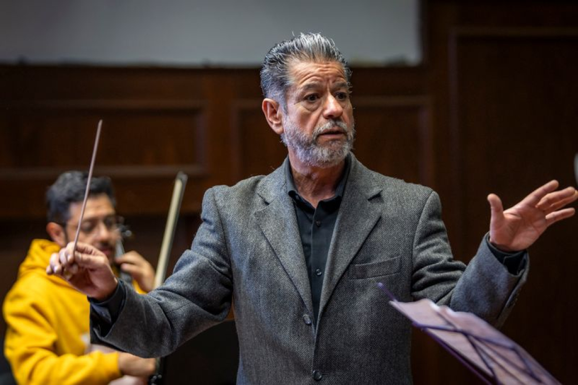 Jairo Saquicoray Ávila encontró en la UAEMéx  un hogar para compartir su vocación por la música 
