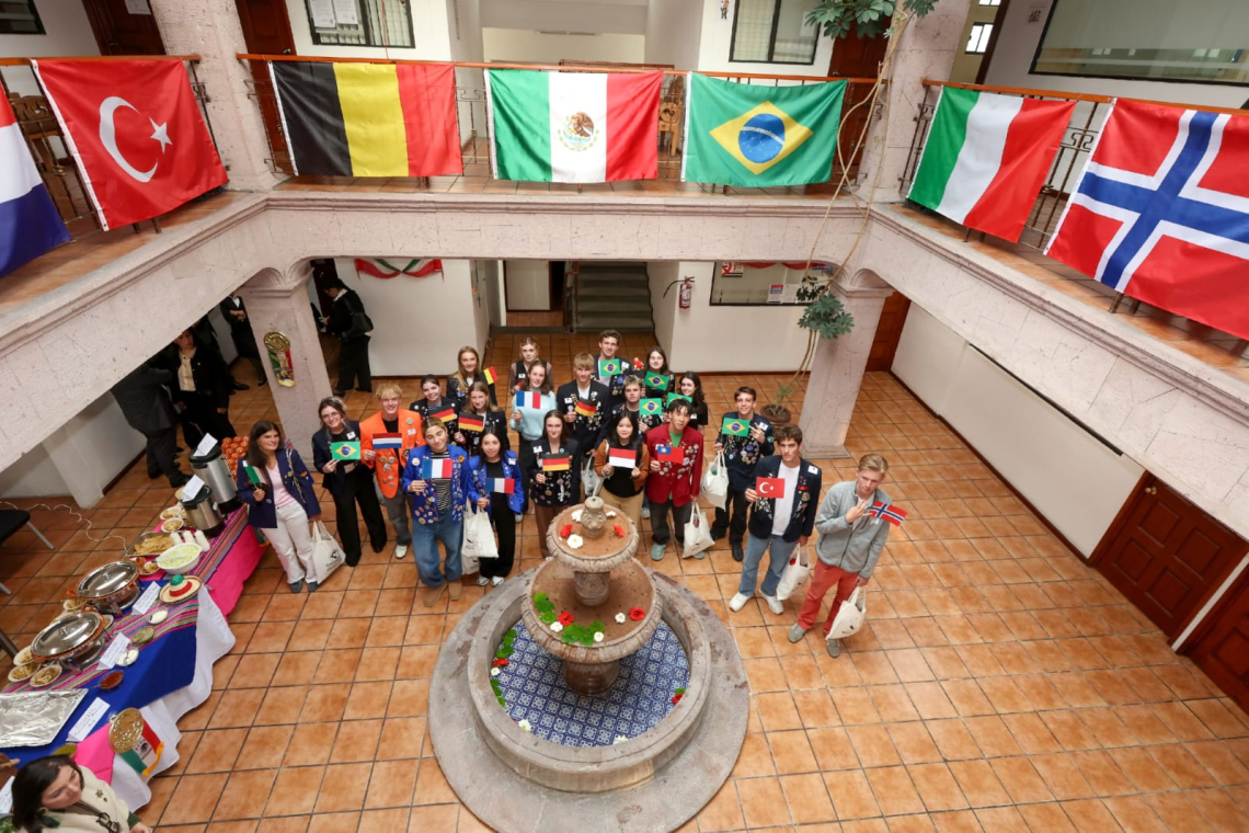 UAEMéx recibe a 21 jóvenes de 10 países para vivir una experiencia de intercambio cultural